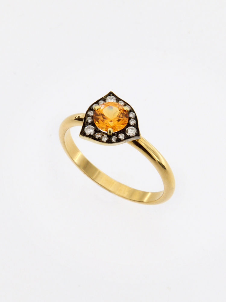 Anello Solitario Granato Mandarino e Diamanti  