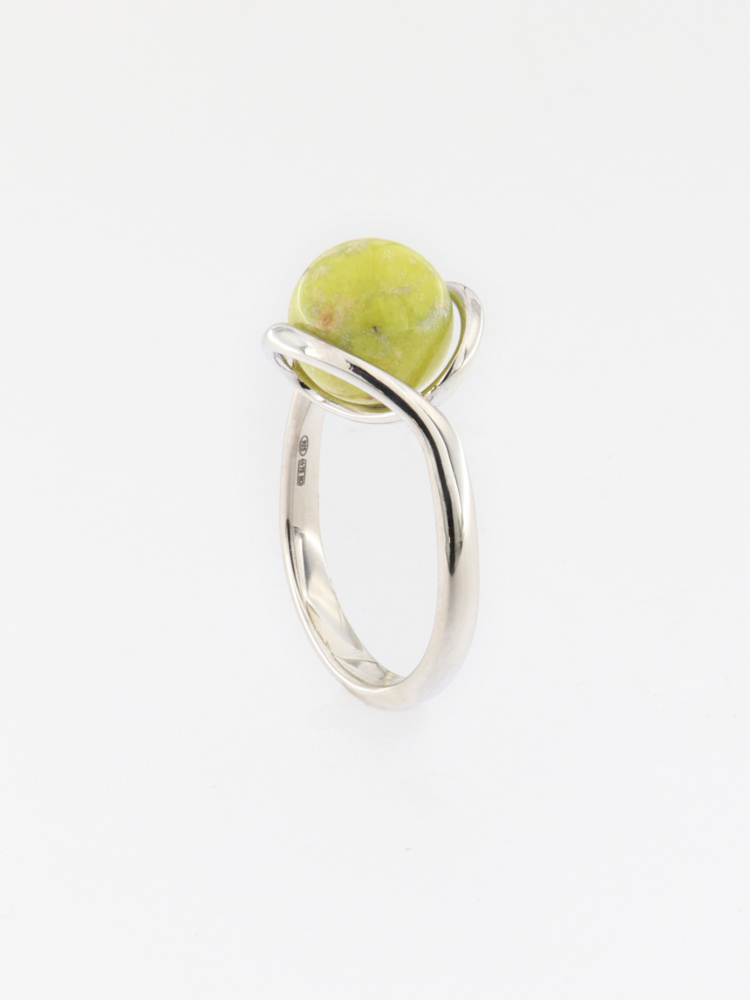 Anello Abbraccio con Serpentino nobile della Valmalenco  